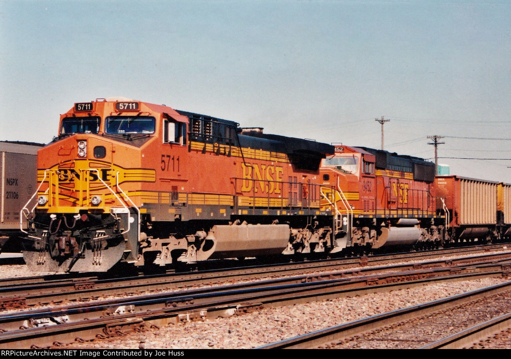 BNSF 5711 West